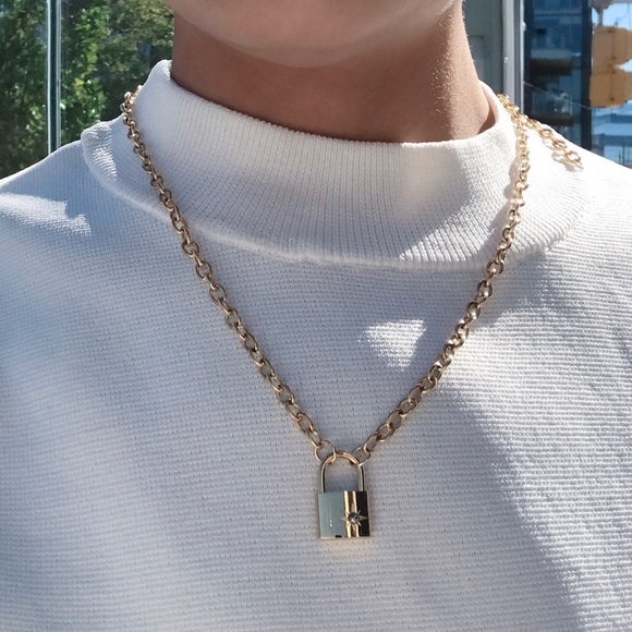 Padlock Star Pendant 18K Gold Plated Necklace - Picture 2 of 11